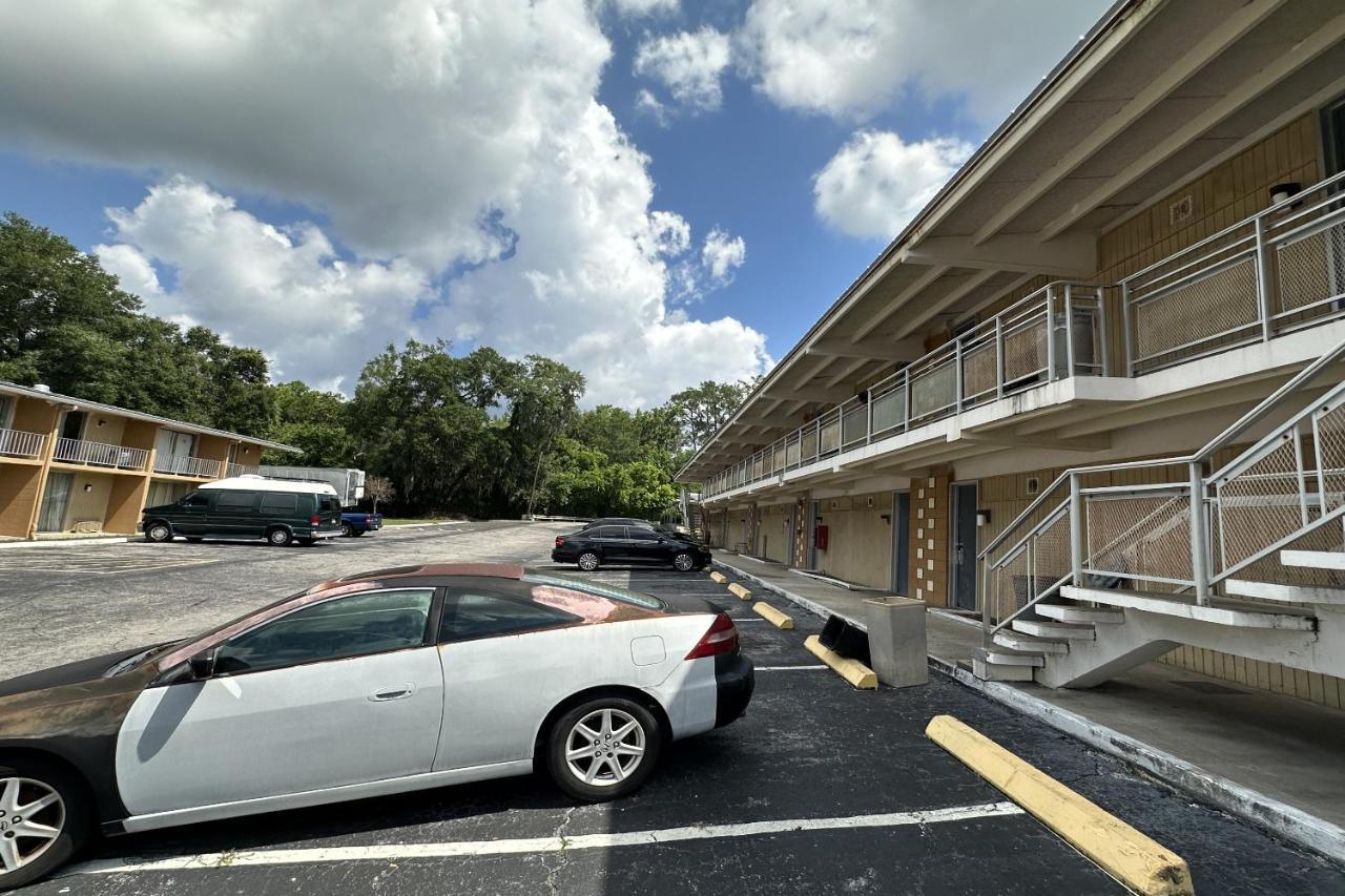 Kampus Inn Gainesville - University Area Hotel Kültér fotó